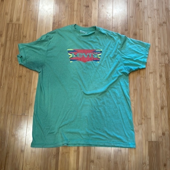 Levi's Other - Levi short sleeve shirt size XL men’s